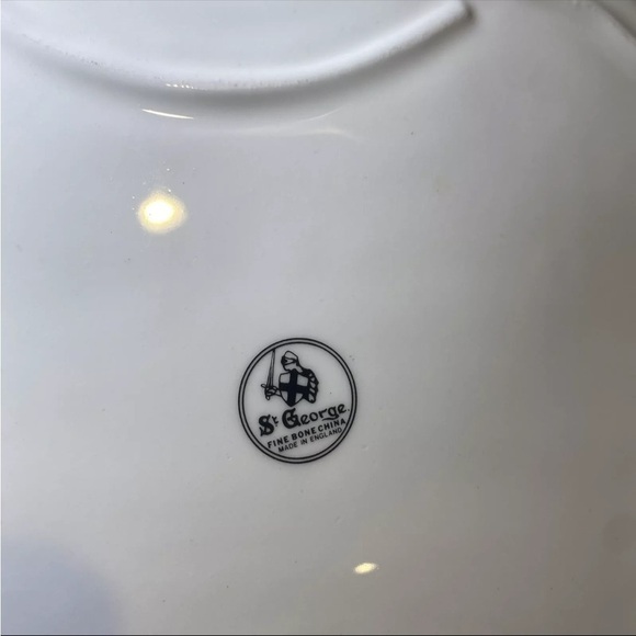 3pc. St. George Fine Bone China Strawberry Basket with creamer/sugar pot England - Picture 11 of 13